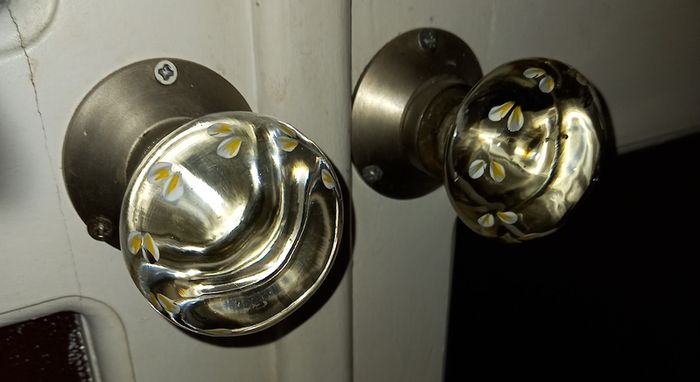 Stunning Period Style Glass Doorknobs Arnotts