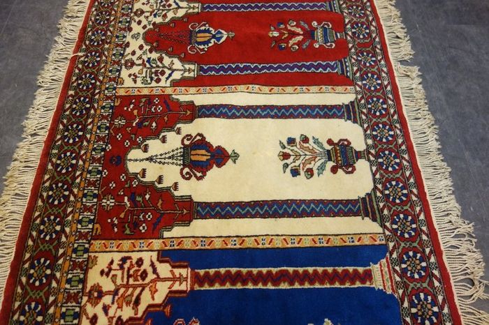 P.ersian Bukhara Rug 2.45 x 0.95 (BUD)
