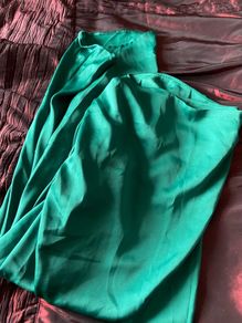 Emerald green satin skirt size xxl