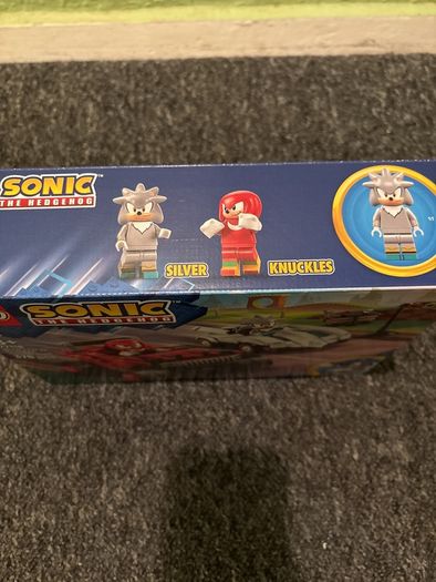 Lego Silver's car vs Knuckles monster Truck