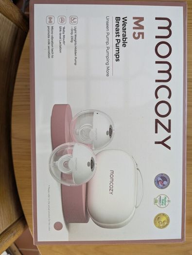 Momcozy M5 breastpump- like new