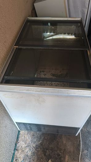 Deep freezer