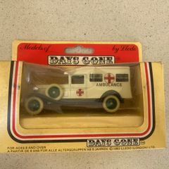 Lledo Days Gone Ambulance