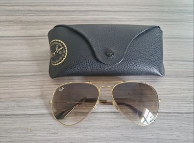 Ray-Ban Aviator Sunglasses - Classic Gold