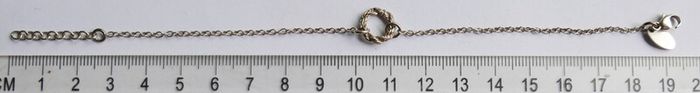 Vintage 925 Sterling Silver Bracelet with Twisted Circle Charm