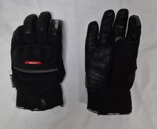 Richa Gloves