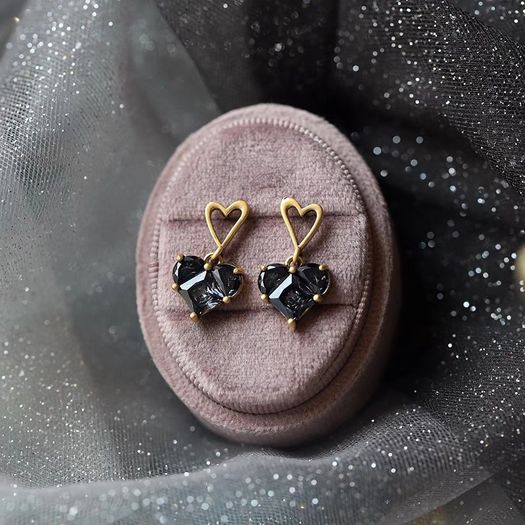 Silver Heart-shaped earrings