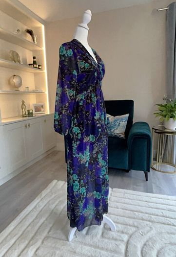 Brand-new Jenny Wren Ladies Floral Long-sleeve Dress
