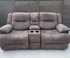 2 seater recliner couch w/ console drink holder