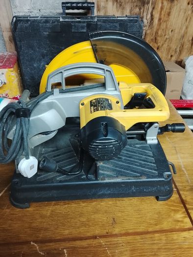 dewalt 240v steel cutting mitre saw with blade 12inch