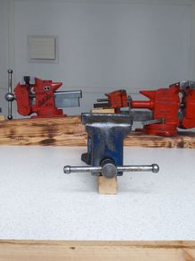 A roebuck bench vice