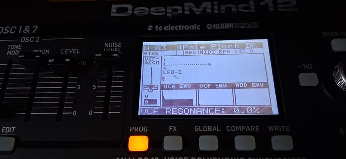 Behringer Deepmind 12