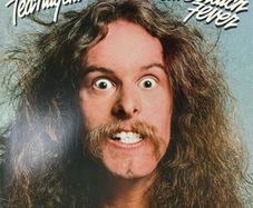 Ted Nugent - Cat Scratch Fever. UK 1st pressing. Immaculate condition, gatefold sleeve. Collectors' condition. Bargain.