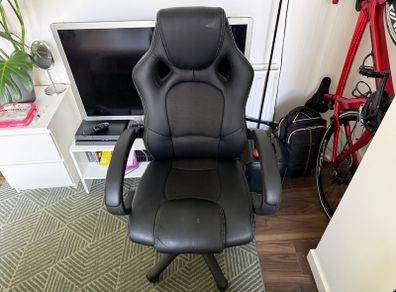 Comfortable Ergonomic Office or Gaming Chair on Good Working Order