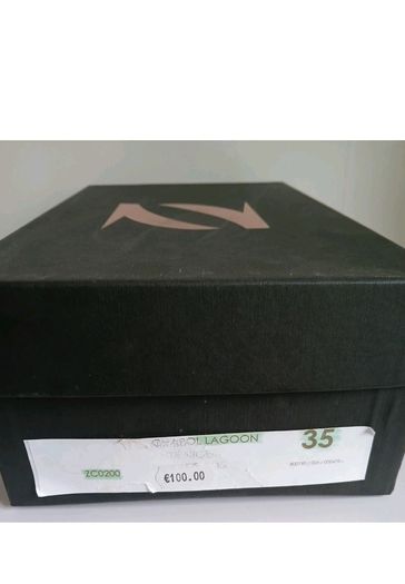 Xaira Black Patent Leather Court Shoes Block Heels EU35 UK2 BNIB RRP 100  CAN POST