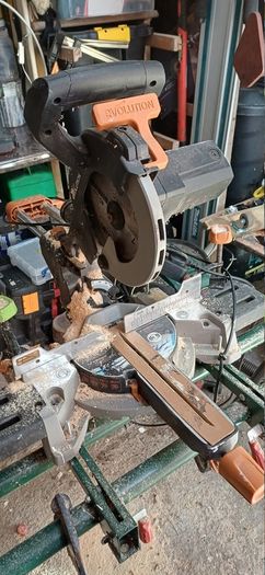 2 year old Evoloution mitre saw - perfect working condition