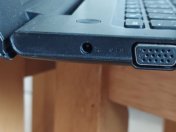 Lenovo Ideapad 310-15ABR, Model 80ST, AMD A10-9600P R5, `10 Compute Cores, 4C + 6G, 2.4GHz, Windows 10, Microsoft Edge, Chrome, and VLC