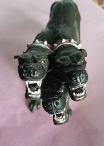 FIGURINE - Model - Cerberus - 3 Headed Dog