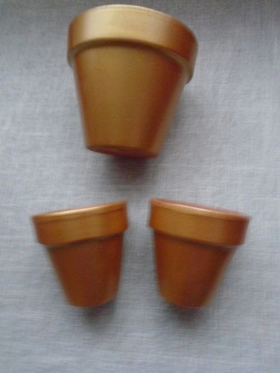 3 x Gold Terracotta pots.Plant pots,Flower pots,Display