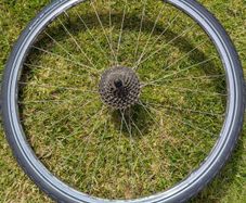 Hybrid bike back wheel