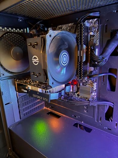 Pcspecialist Tornado R3 Gaming Pc + Monitor
