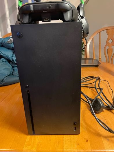 Xbox series X 1TB excellent condition