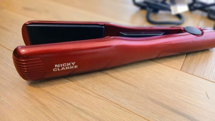 Nicky Clarke Desired Hair Straightener