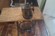 Allbrook &amp; Hashfield Success Leather Glove Sewing Machine Complete with Table