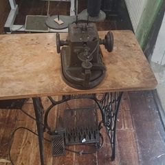 Allbrook & Hashfield Success Leather Glove Sewing Machine Complete with Table