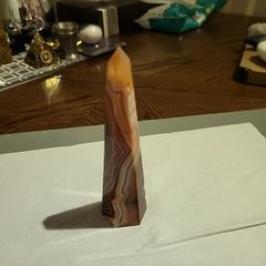 Agate obelisk