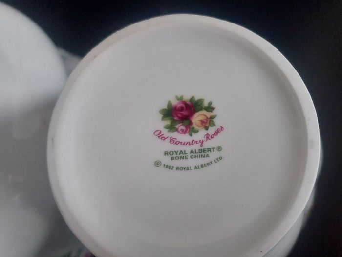 Two Royal Albert "Old Country Roses" Items with Some Damage - A Planter and a "Chelsea" Vase, See Condition Report. Price for Both
