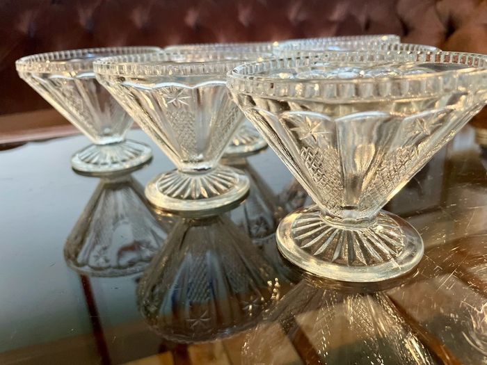 1950s Art Deco Vintage Pressed Glass Dishes Footed Set Of 6 1950