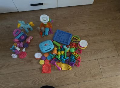 Play-Doh My little pony, hairdresser , toaster and accessories.