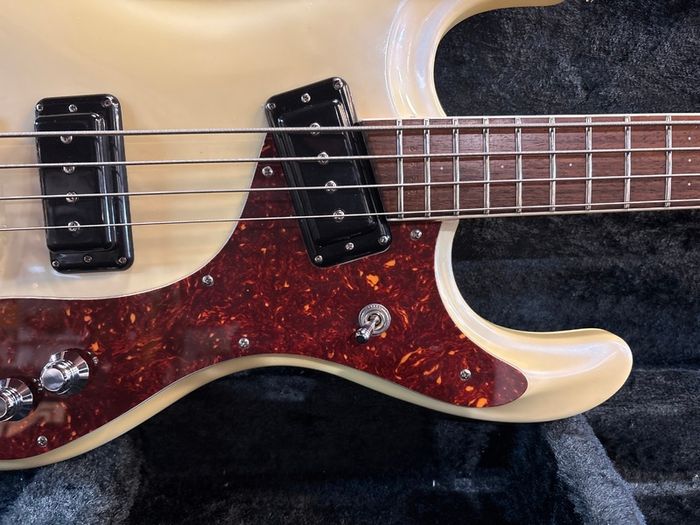 Mosrite Custom '65 Bass 1990's