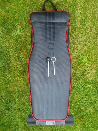 Foldable weight bench