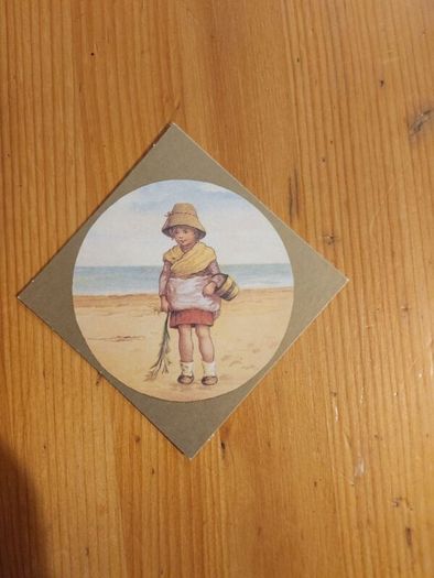 Beautiful Set Of 25 Reproduction  Vicorian Greeting Cards Of The Period 1860-1890 In Presentation Box. In Very Good Condition.
