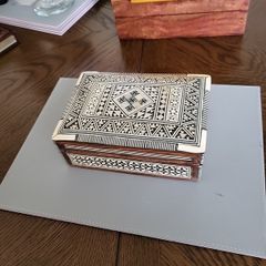 Trinket box mother of pearl