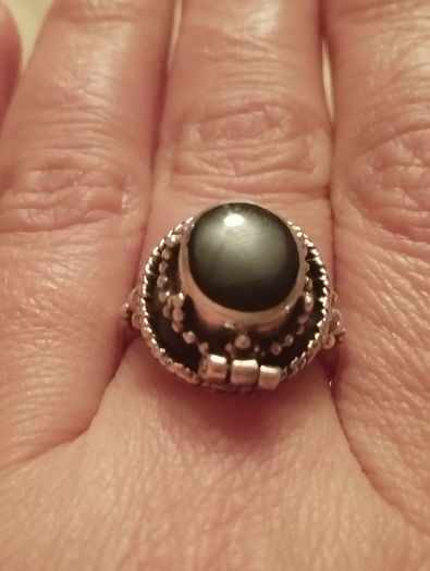 Vintage pillbox ring, 925 sterling silver.