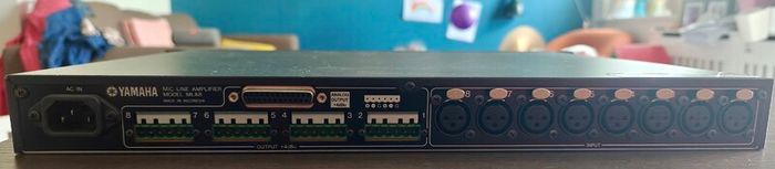 YAMAHA MLA8 analogue 8-channel studio preamp