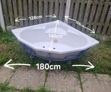 Corner Jacuzzi Bath