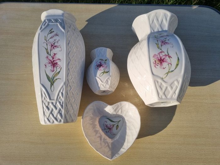 Country Trellis porcelain set by Belleek Pottery
