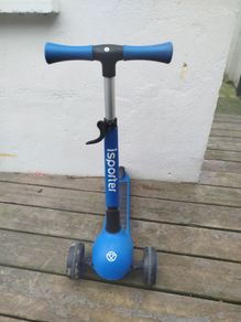Scooter three wheel