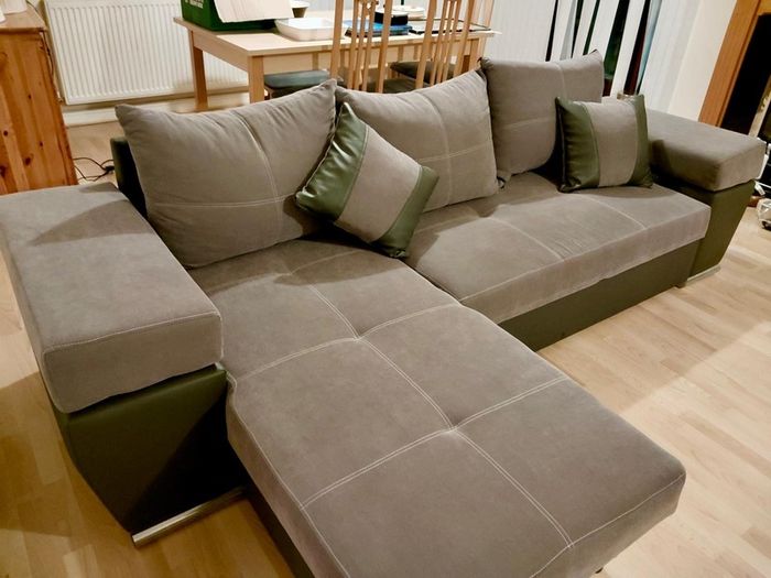 Corner couch unit