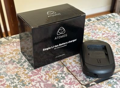 Atoms np battery charger