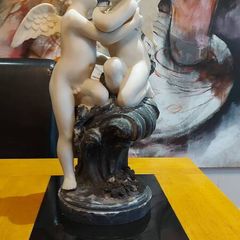 Statue of Cupid & Psyche .