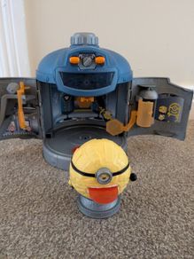 Despicable Me 4 Mega Minions Transformation Chamber Playset