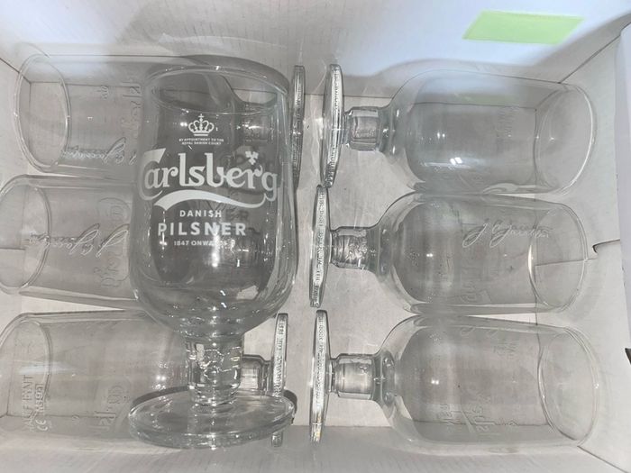 carlsberg half pint beer glasses brand new