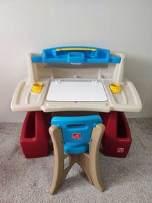 Step2 Deluxe Art Master Desk + Chair