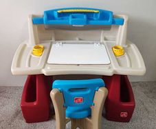 Step2 Deluxe Art Master Desk + Chair