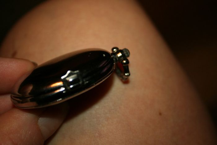 Women's Oval Shaped Vintage Alloy Quartz Analog Pocket Watch 6cm x 3,5cm